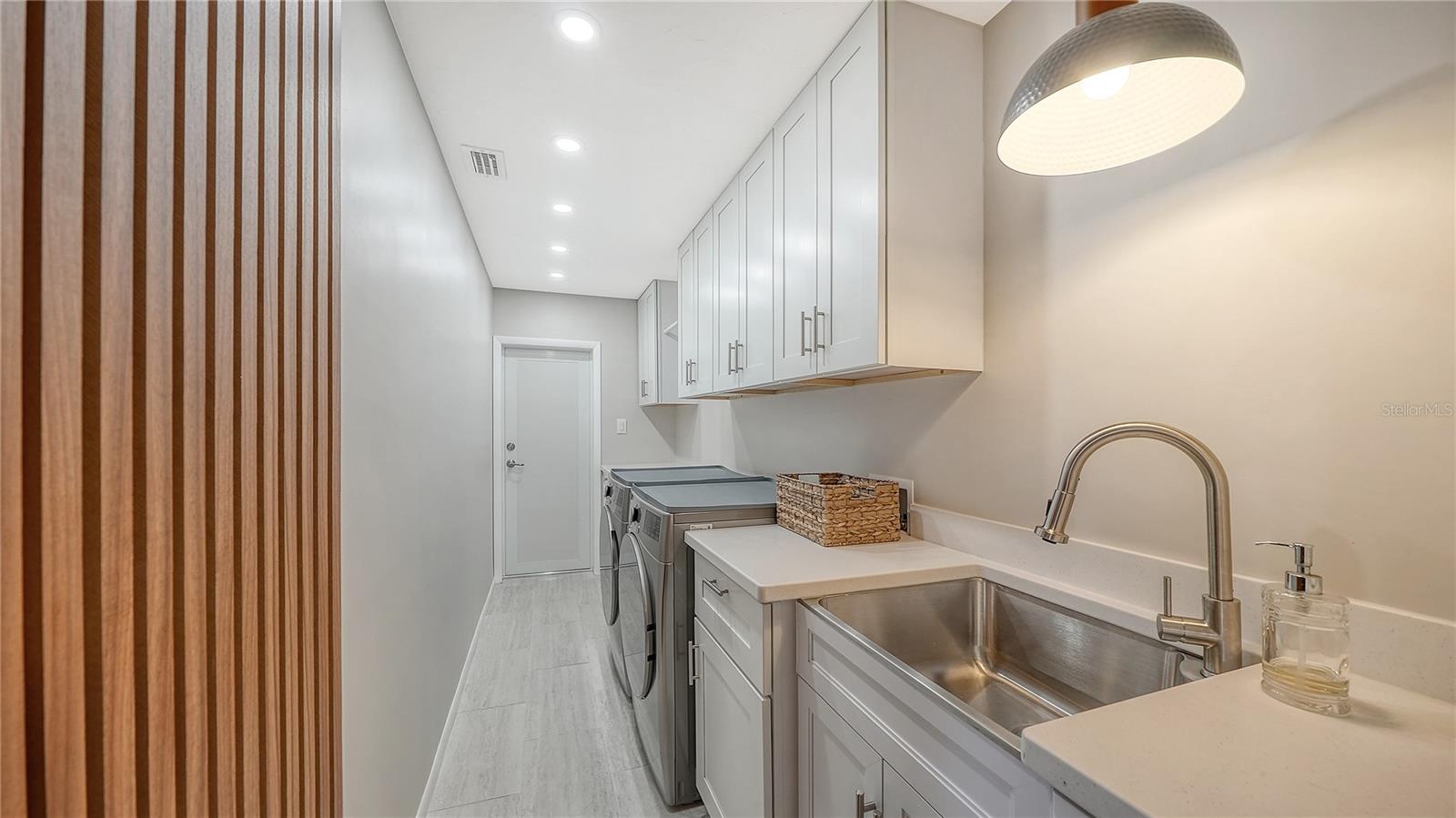 SOUTH GATE MANOR - Residential