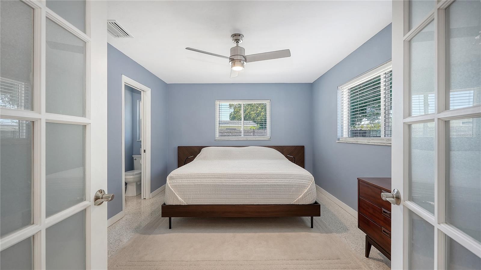 SOUTH GATE MANOR - Residential