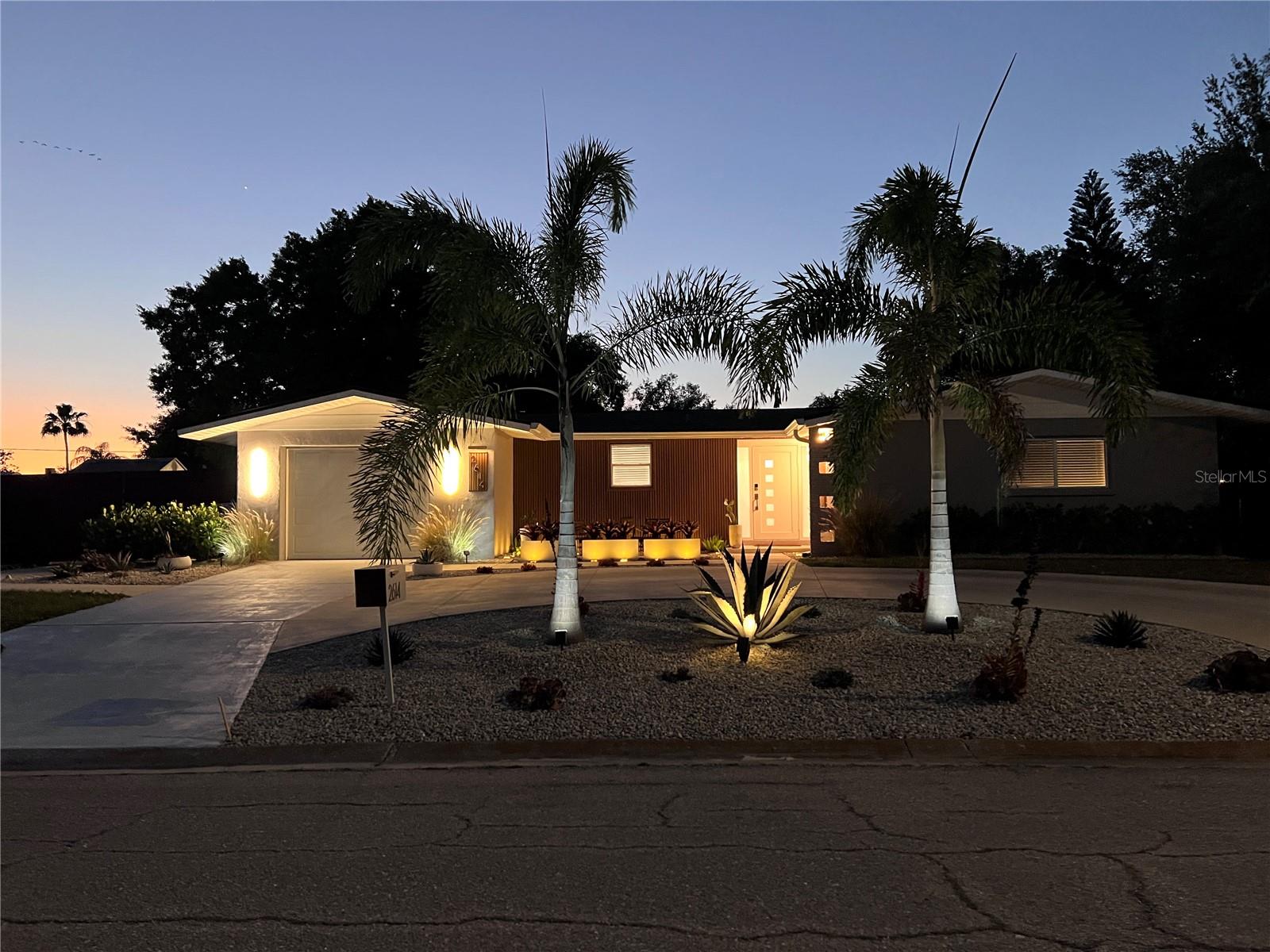 SOUTH GATE MANOR - Residential