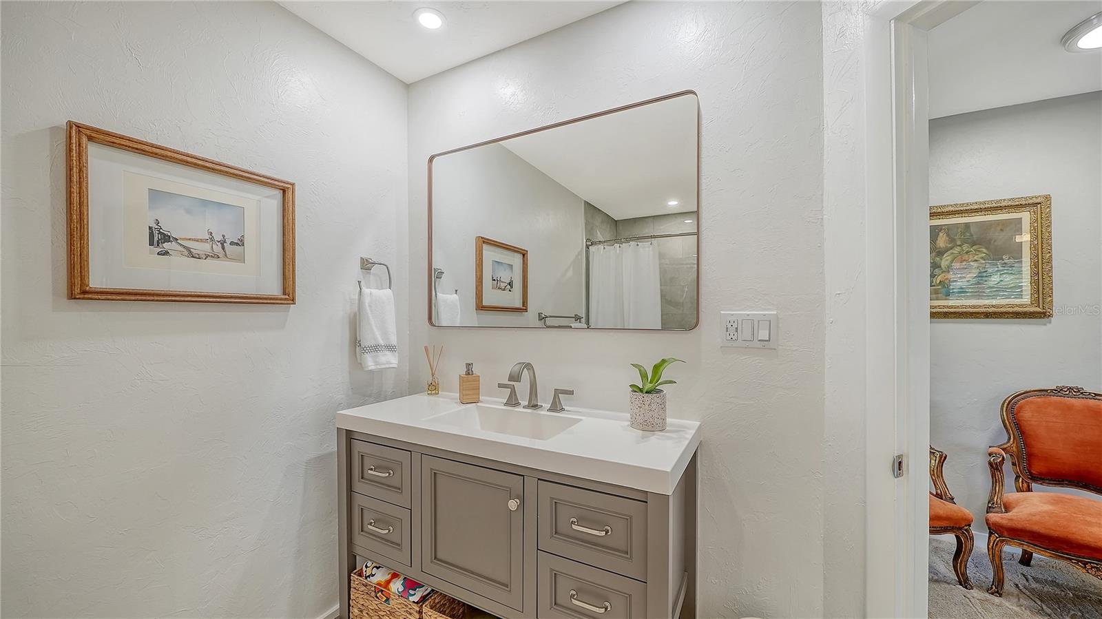 SOUTH GATE MANOR - Residential