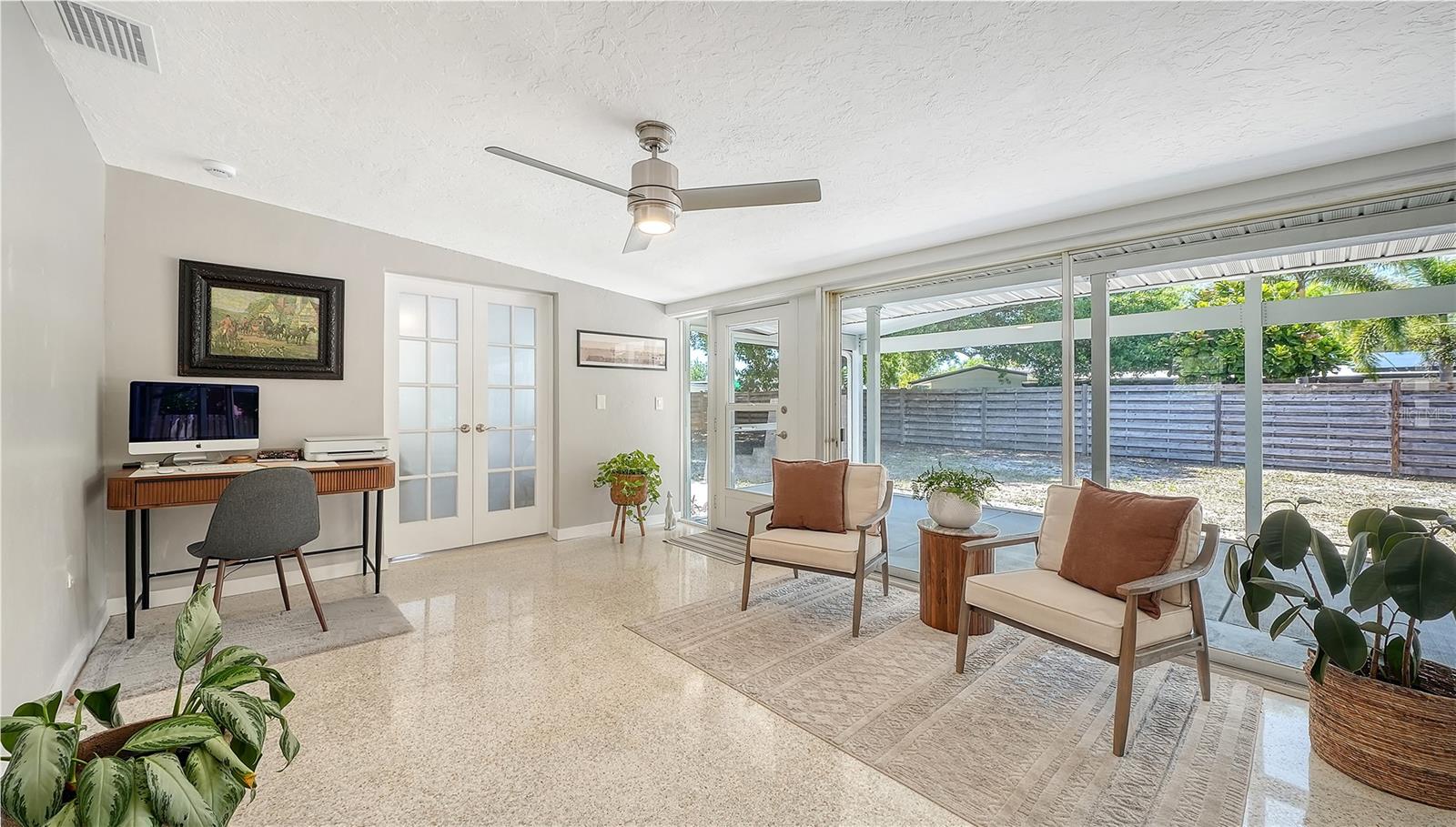 SOUTH GATE MANOR - Residential