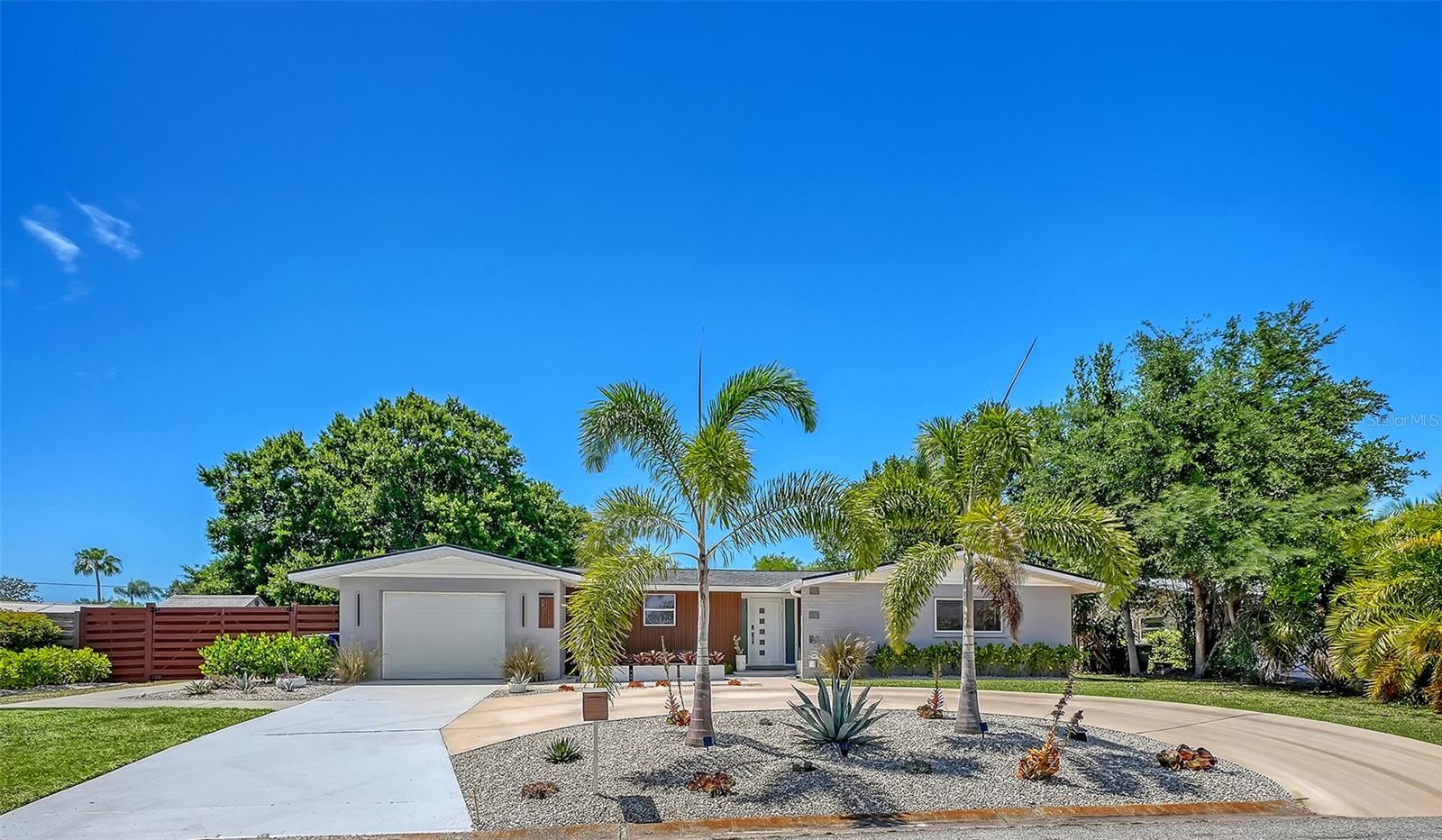 SOUTH GATE MANOR - Residential