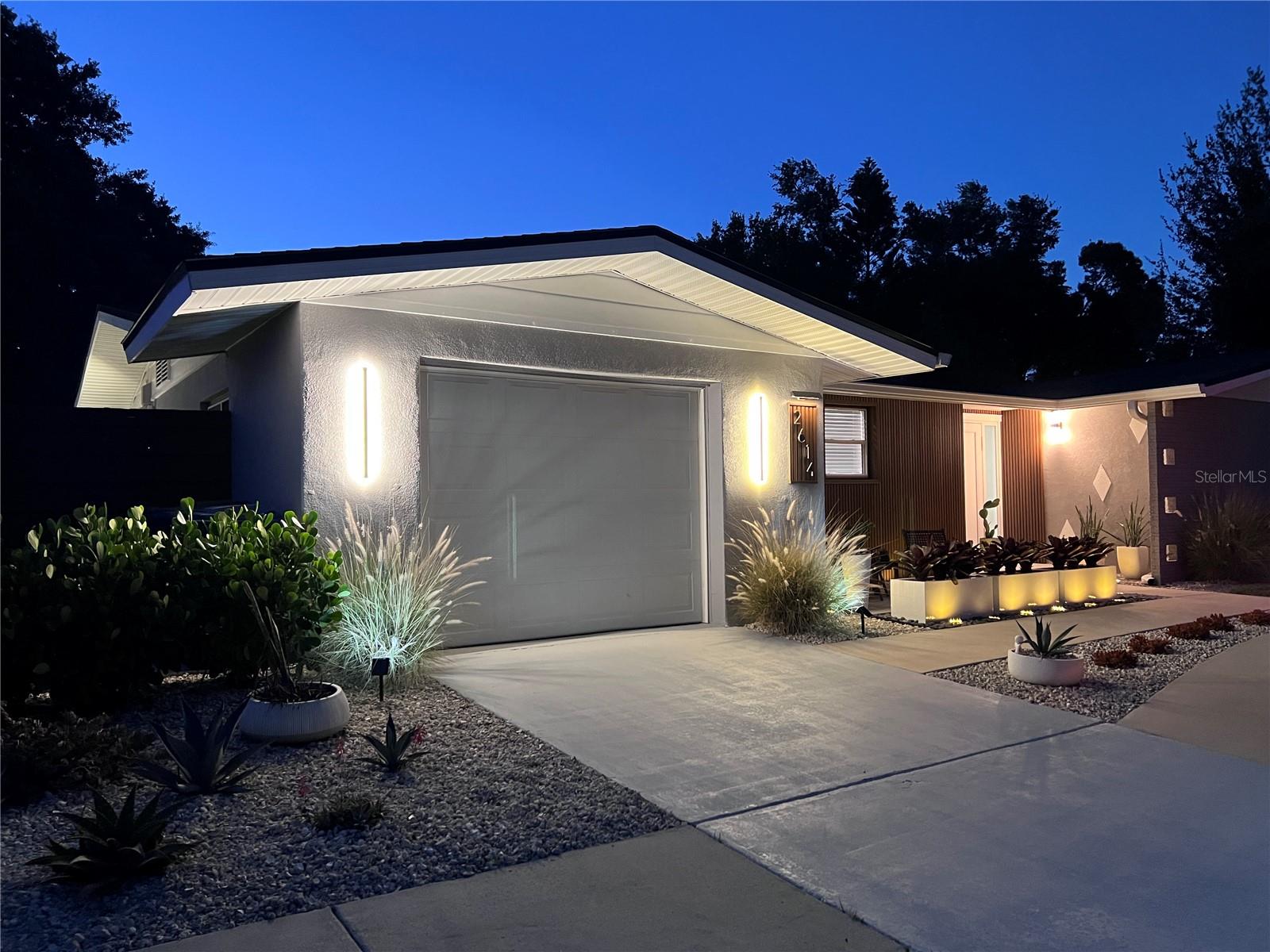 SOUTH GATE MANOR - Residential