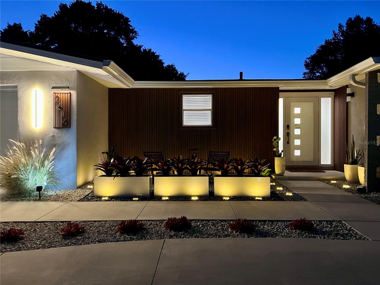 SOUTH GATE MANOR - Residential