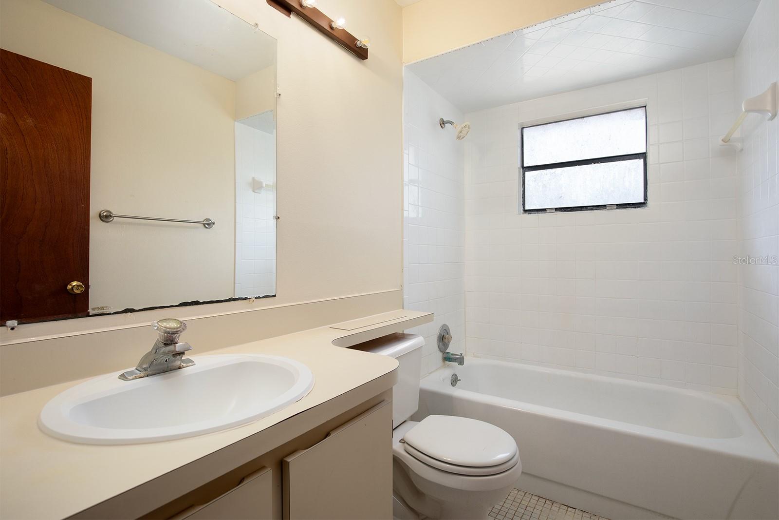 DELTONA LAKES UNIT 04 - Residential