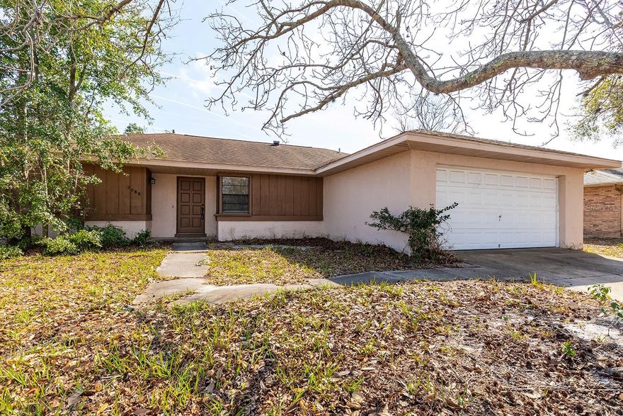 A SPACIOUS HOME IN MOVE-IN-CONDITION! HOME HAS BEEN FRESHLY PAINTED AND IS SPARKLING CLEAN!1,700 SQ FT WITH A LARGE LIVING/DINING ROOM COMBO AND KITCHEN FAMILY ROOM COMBO. THE KITCHEN HAS PLENTY OF CABINETS AND A LARGE BREAKFAST BAR.THE INSIDE LAUNDRY CLOSET IS CONVENIENTLY LOCATED OFF THE KITCHEN.THE PRIMARY BEDROOM HAS A LARGE WRAP AROUND CLOSET.THE OTHER TWO BEDROOMS ARE ALSO SPACIOUS.SLIDING GLASS   DOORS LEAD TO A GENEROUS SCREENED LANAI.THIS HOME IS NEAR SCHOOLS, SHOPPING, LOCAL PARKS WITH EASY ACCESS TO I-4 AND AN EASY COMMUTE TO THE CITY BEAUTIFUL CALLED ORLANDO.SCHEDULE YOUR SHOWING TODAY BEFORE IT'S TAKEN!