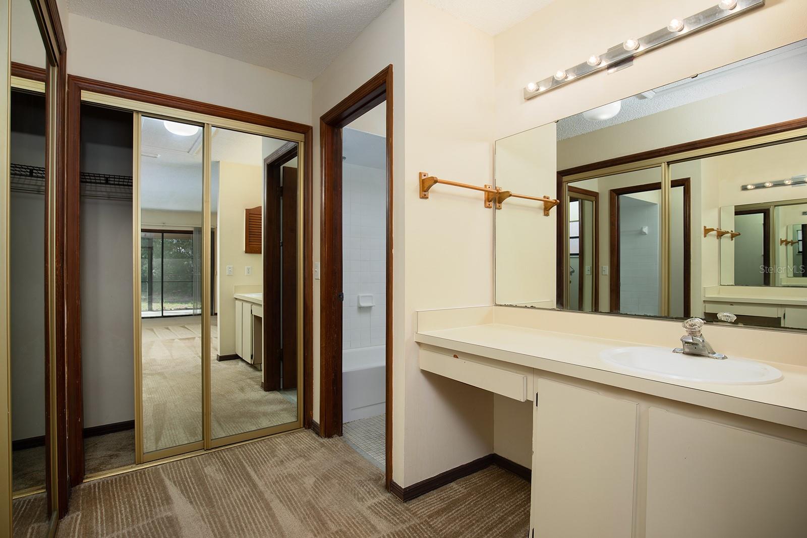 DELTONA LAKES UNIT 04 - Residential