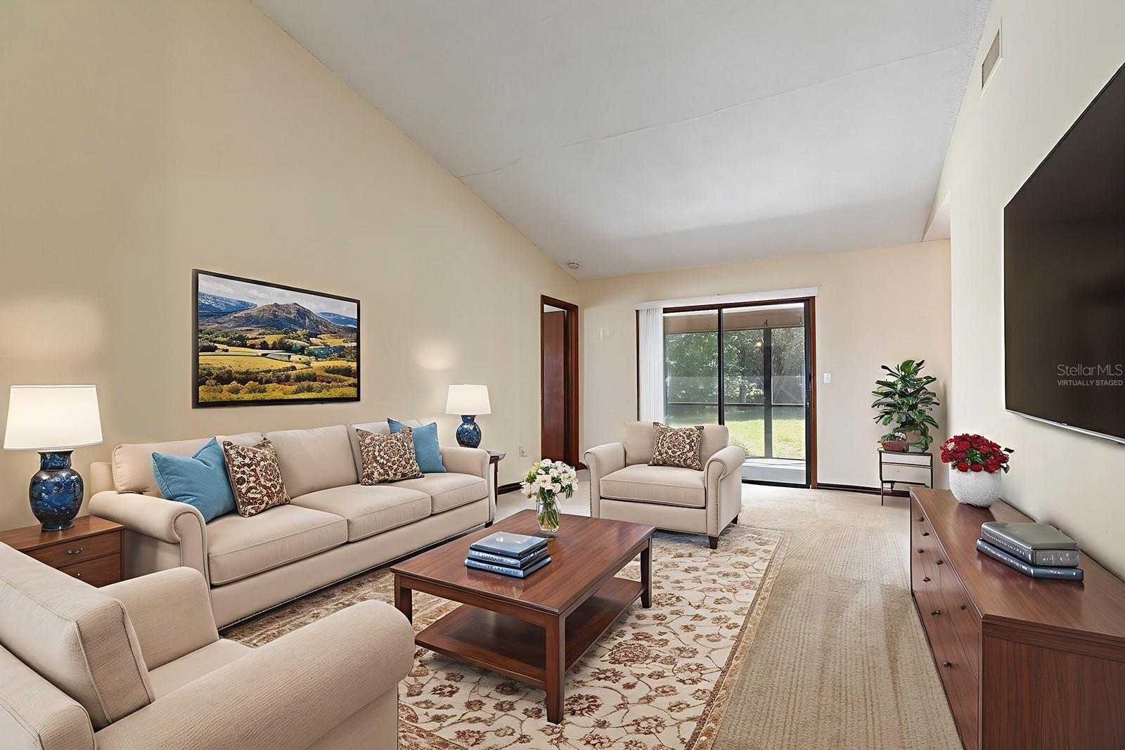 2089 N NORMANDY BOULEVARD