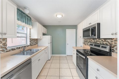 Tiny photo for 807 Alvarado Place, The Villages, FL 32159 (MLS # G5109013)