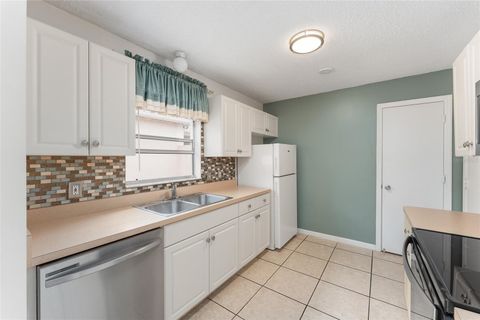 Tiny photo for 807 Alvarado Place, The Villages, FL 32159 (MLS # G5109013)