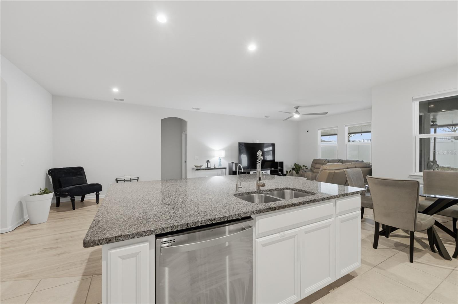 OVERLOOK/GRASSY LAKE - Residential