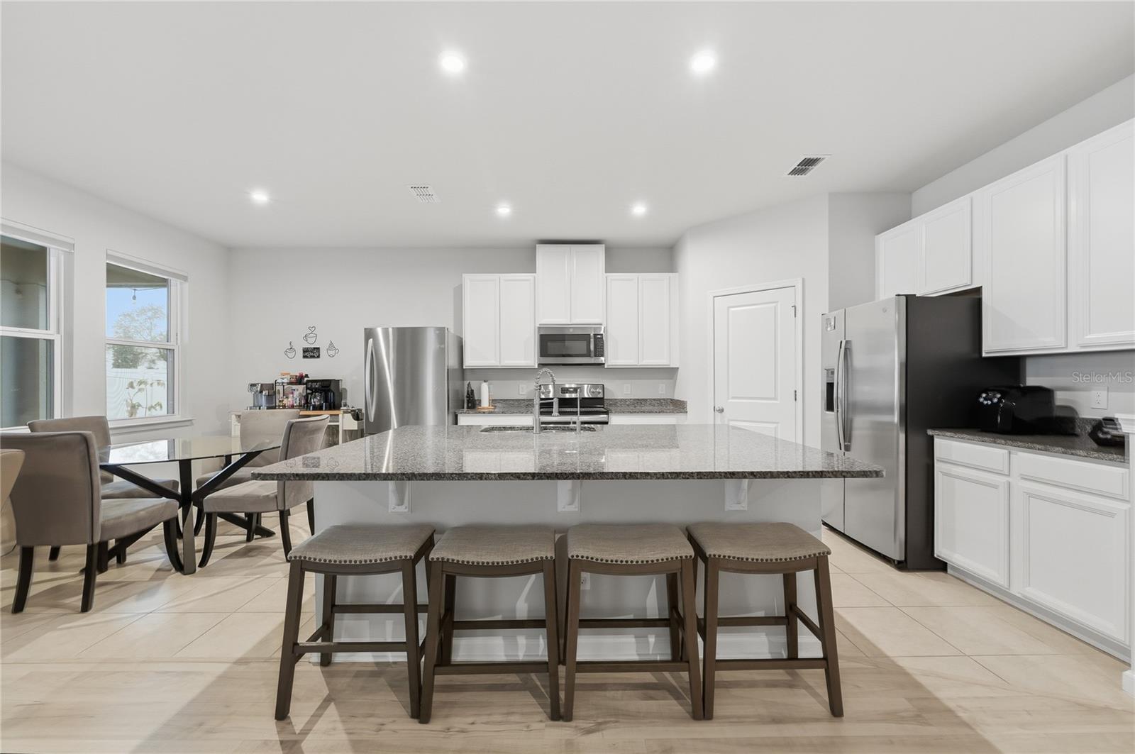 OVERLOOK/GRASSY LAKE - Residential