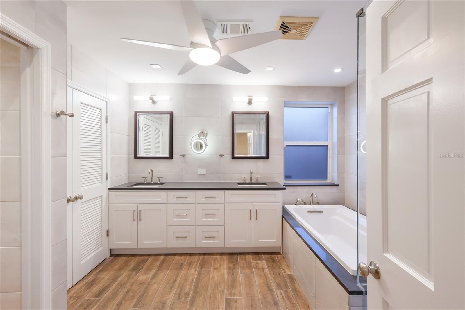 SAINT ARMANDS DIV JOHN RINGLING ESTATES - Residential