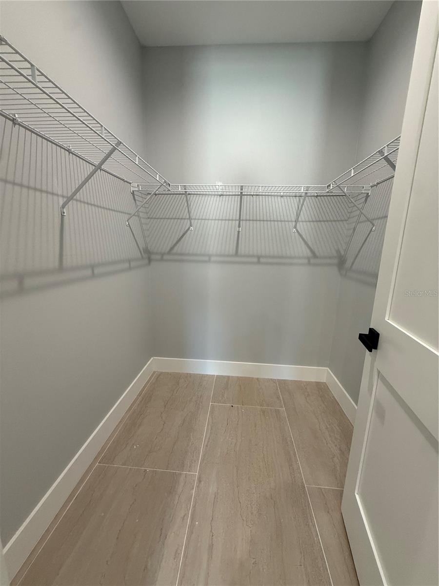 7006 THATCHER AVE 305