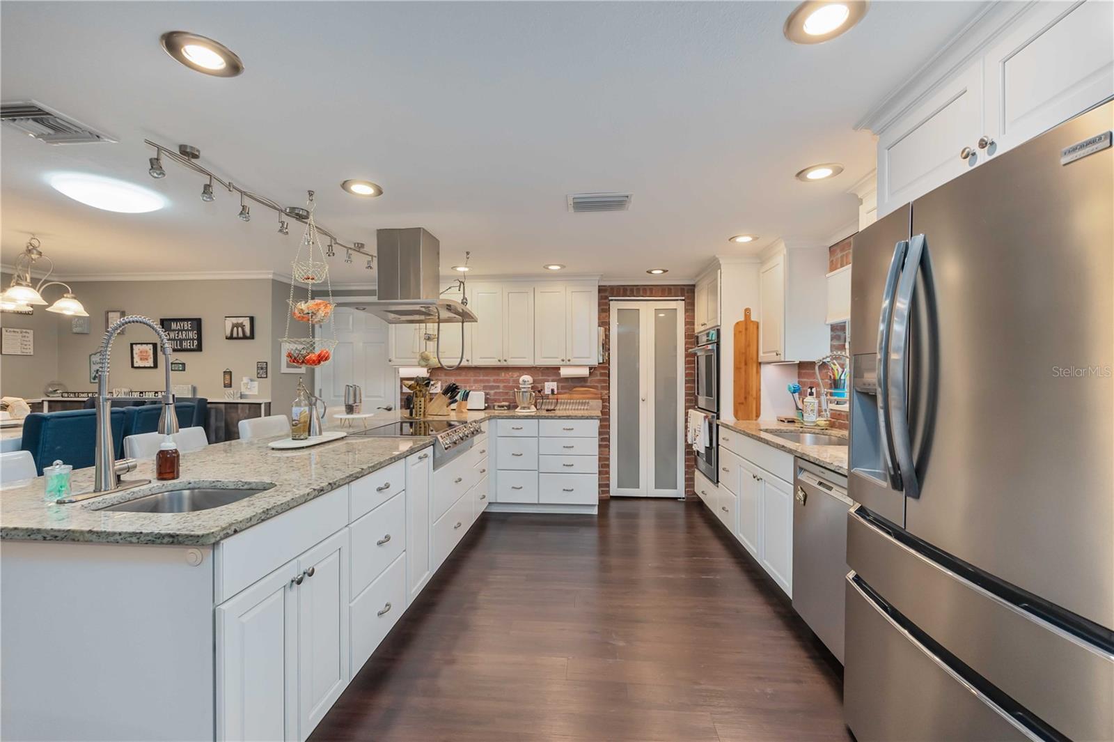 MISSION VALLEY ESTATE SEC A - Residential