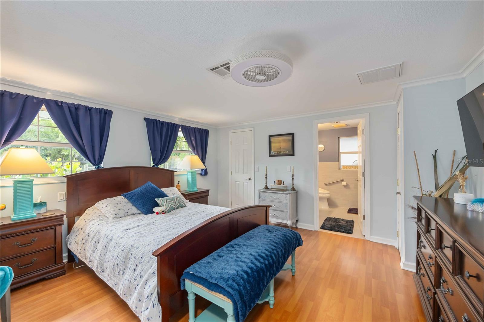 MISSION VALLEY ESTATE SEC A - Residential