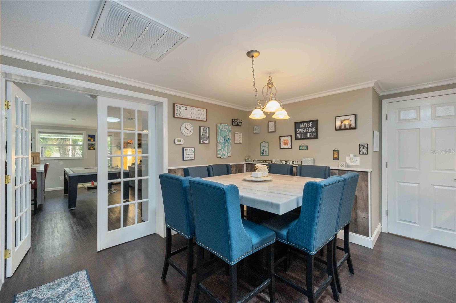 MISSION VALLEY ESTATE SEC A - Residential