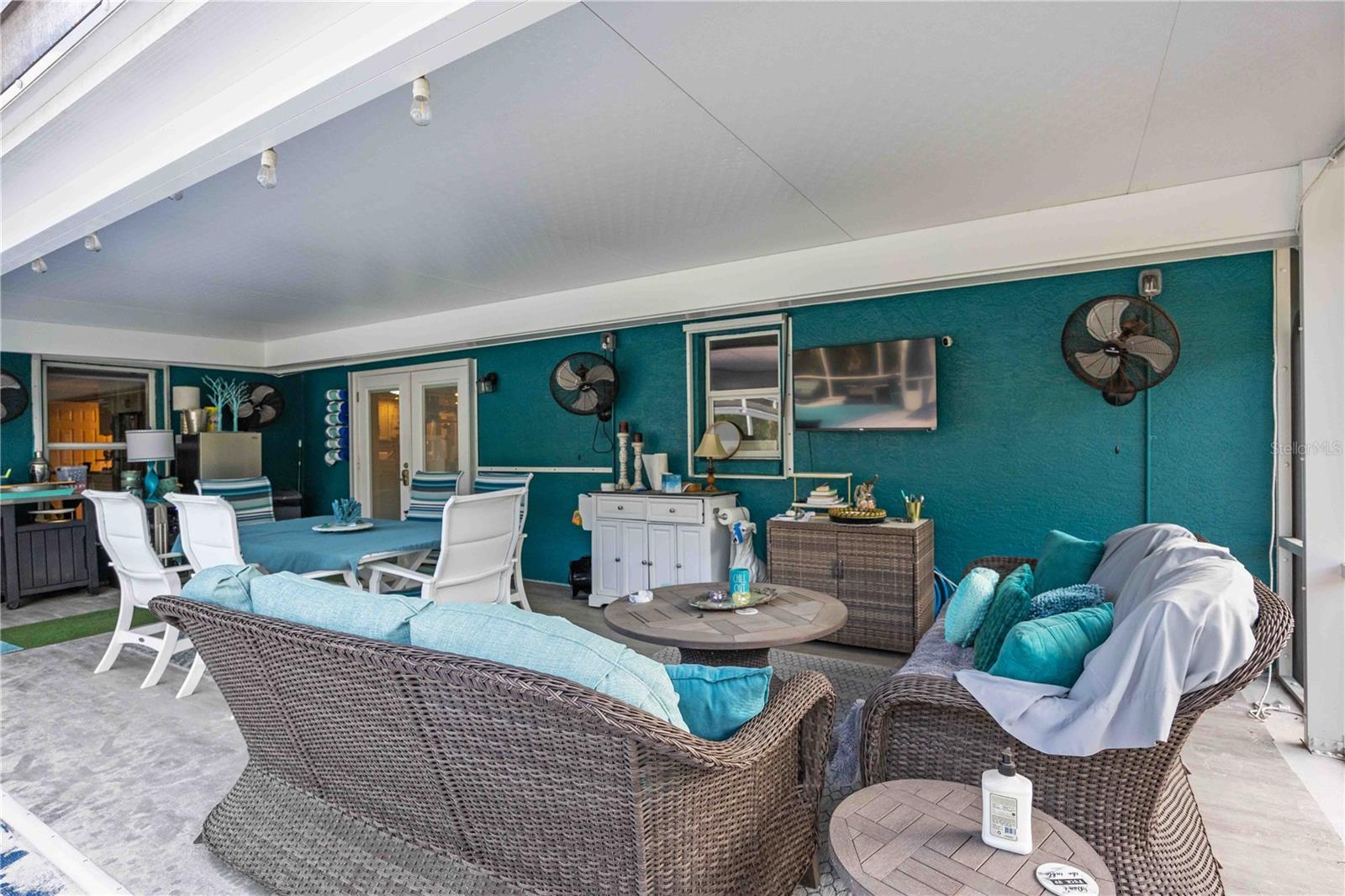 MISSION VALLEY ESTATE SEC A - Residential