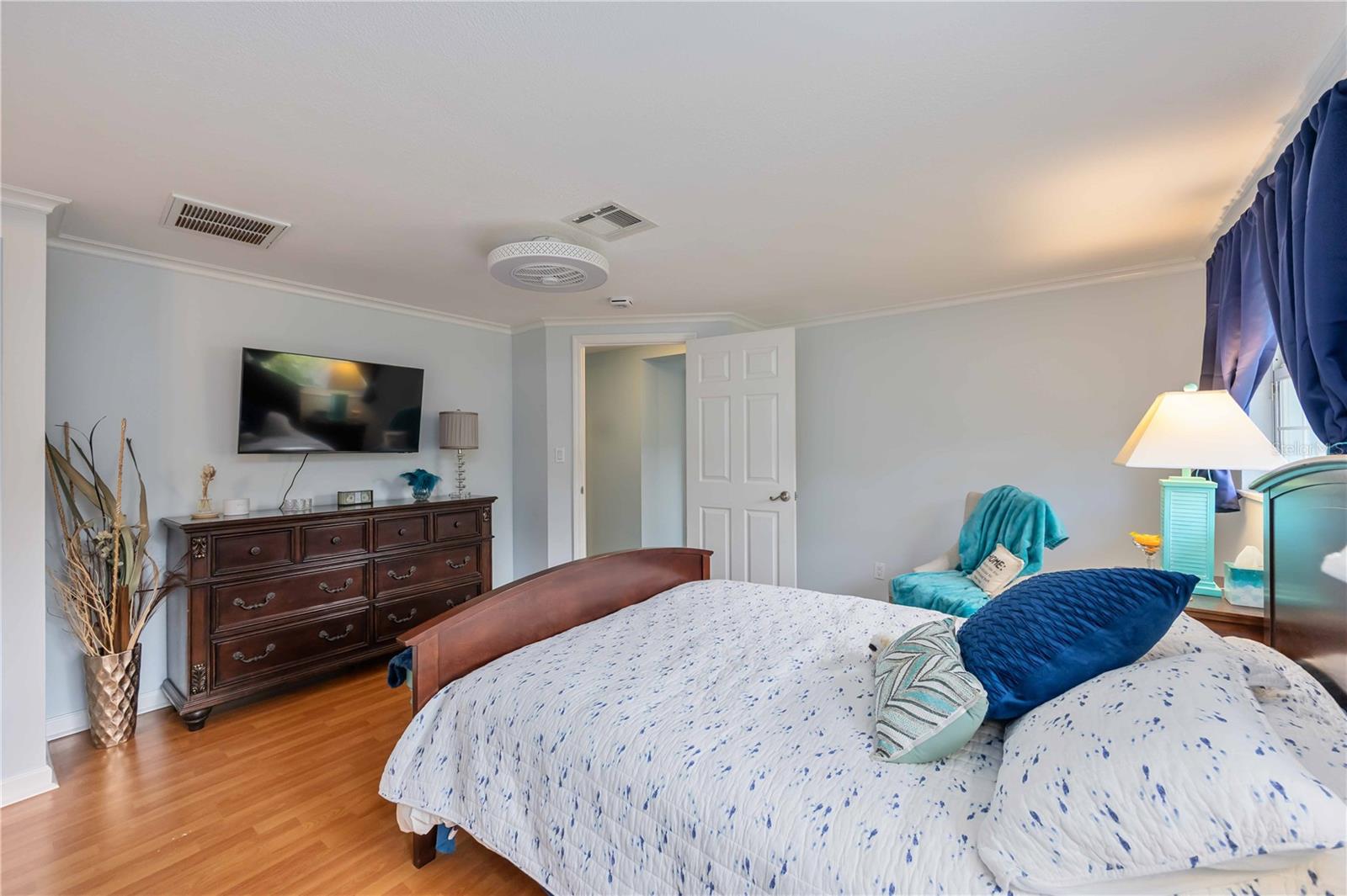 MISSION VALLEY ESTATE SEC A - Residential