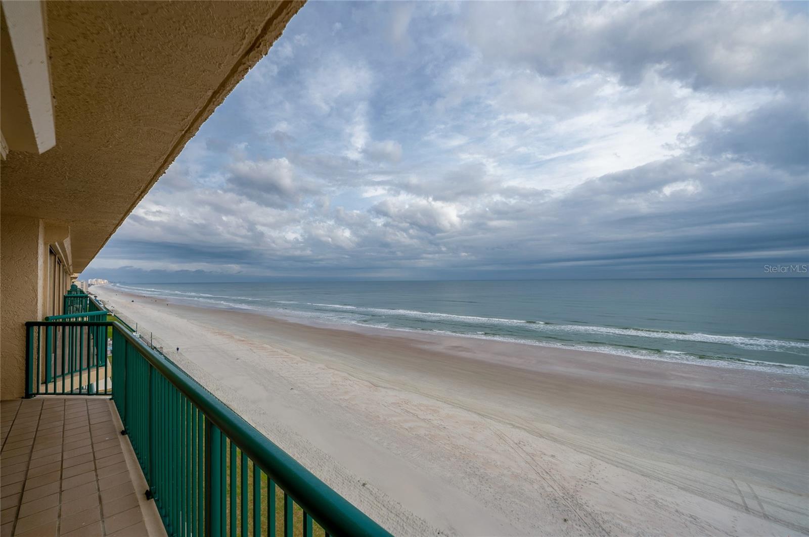 TOWERS AT PONCE INLET TOWER 01 CONDO - Residential