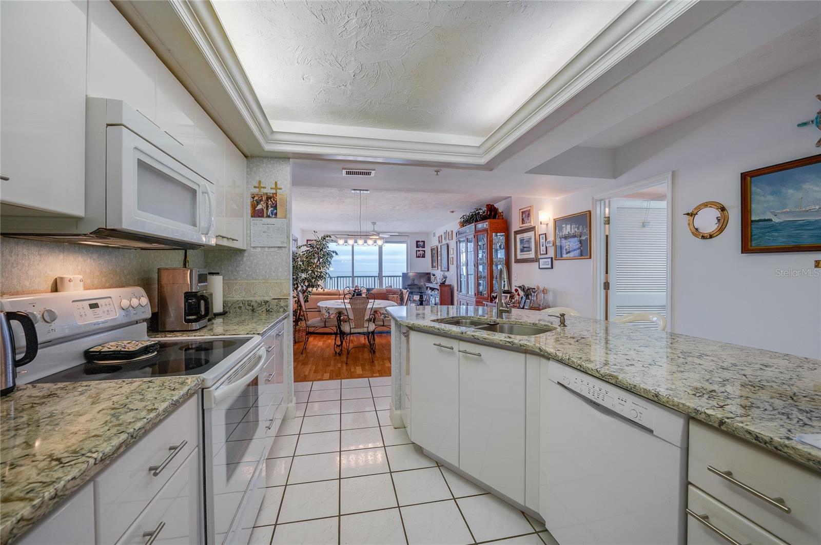 TOWERS AT PONCE INLET TOWER 01 CONDO - Residential