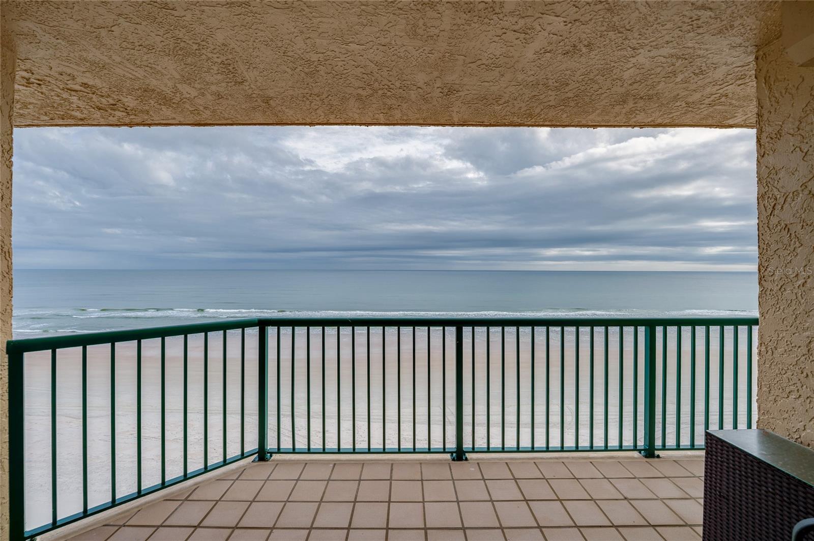 TOWERS AT PONCE INLET TOWER 01 CONDO - Residential