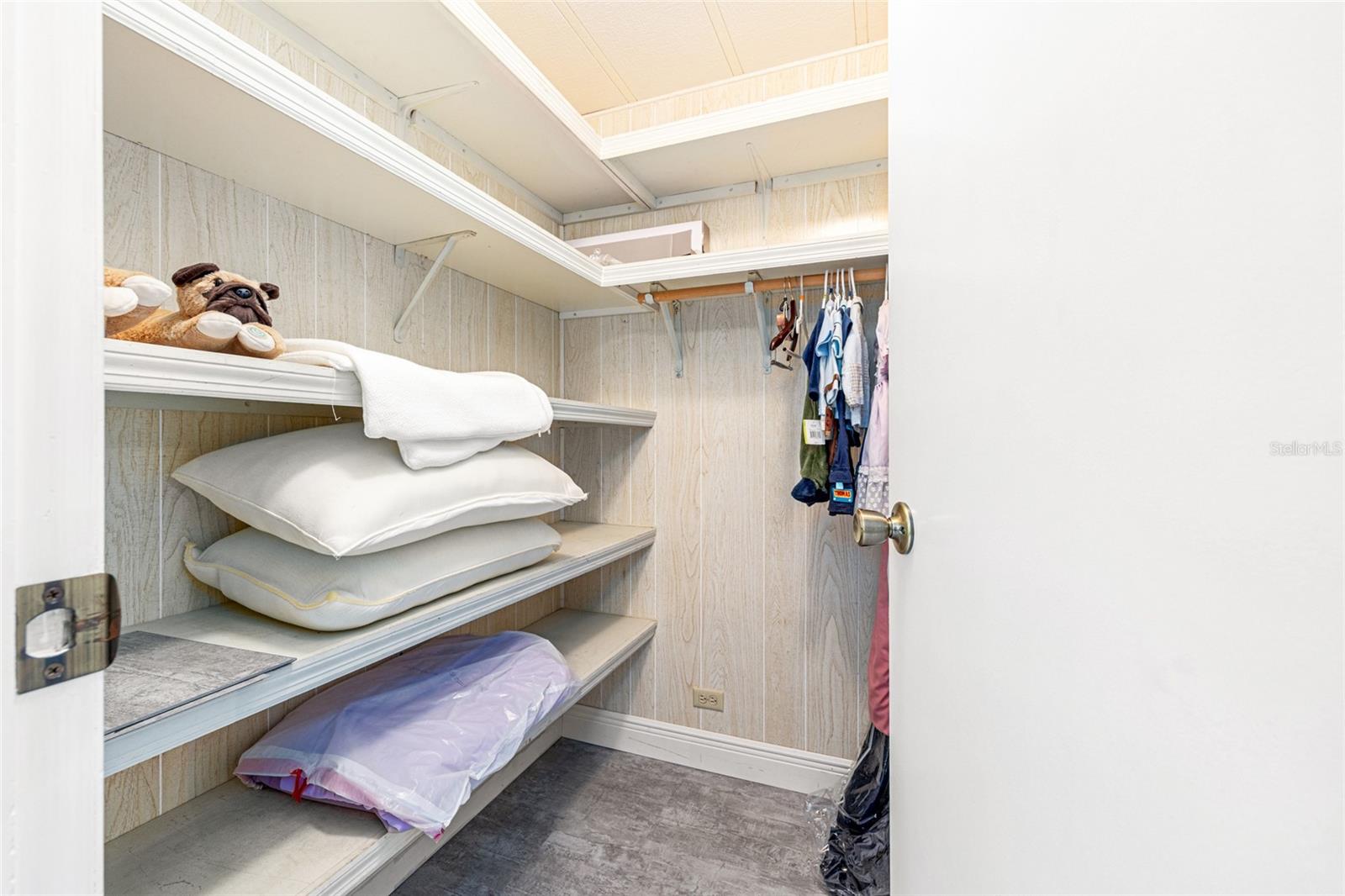 LEISURE ACRES UNIT 01 - Residential