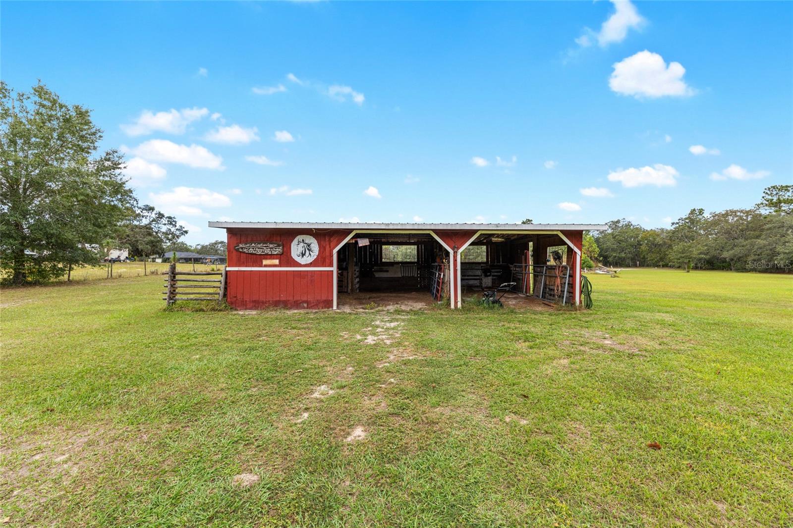 LEISURE ACRES UNIT 01 - Residential