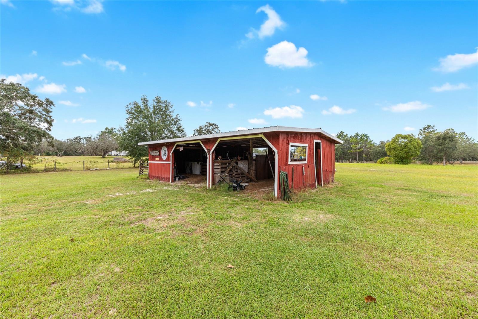 LEISURE ACRES UNIT 01 - Residential