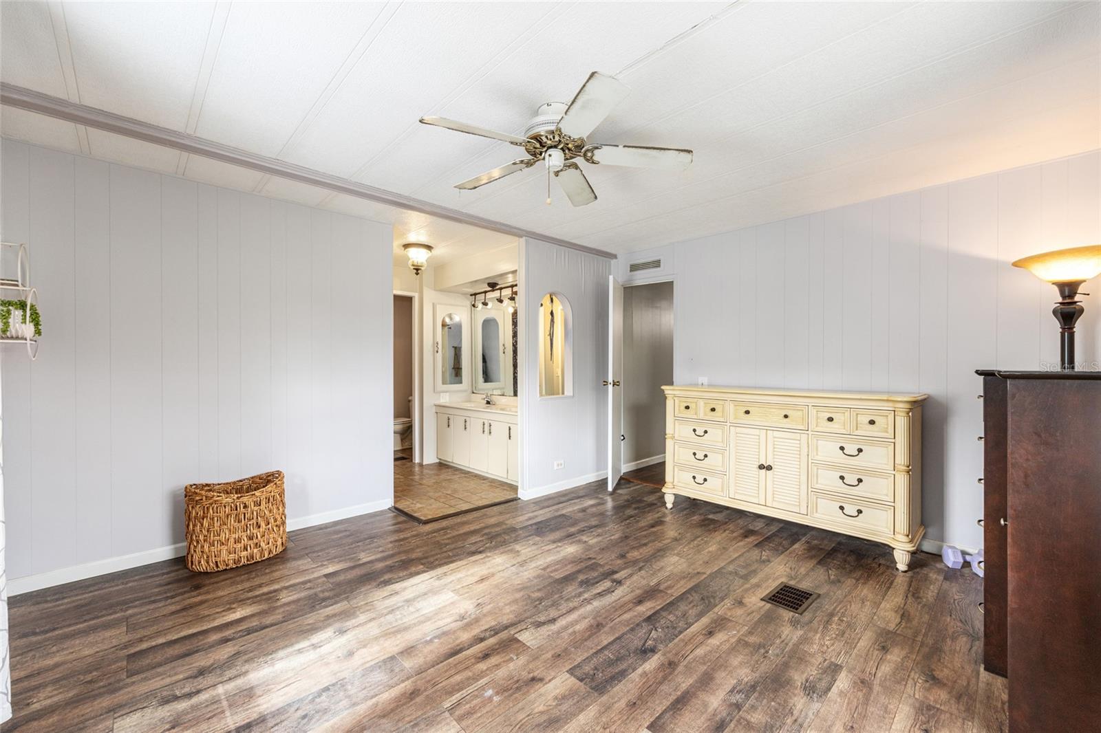 LEISURE ACRES UNIT 01 - Residential