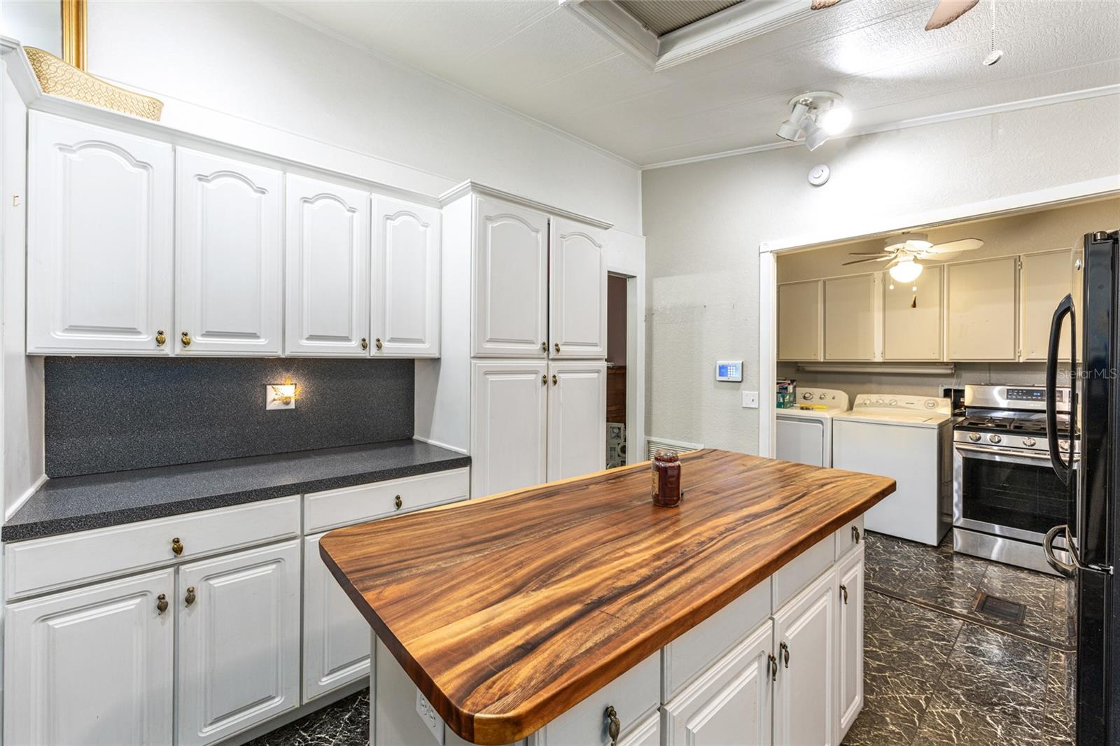 LEISURE ACRES UNIT 01 - Residential