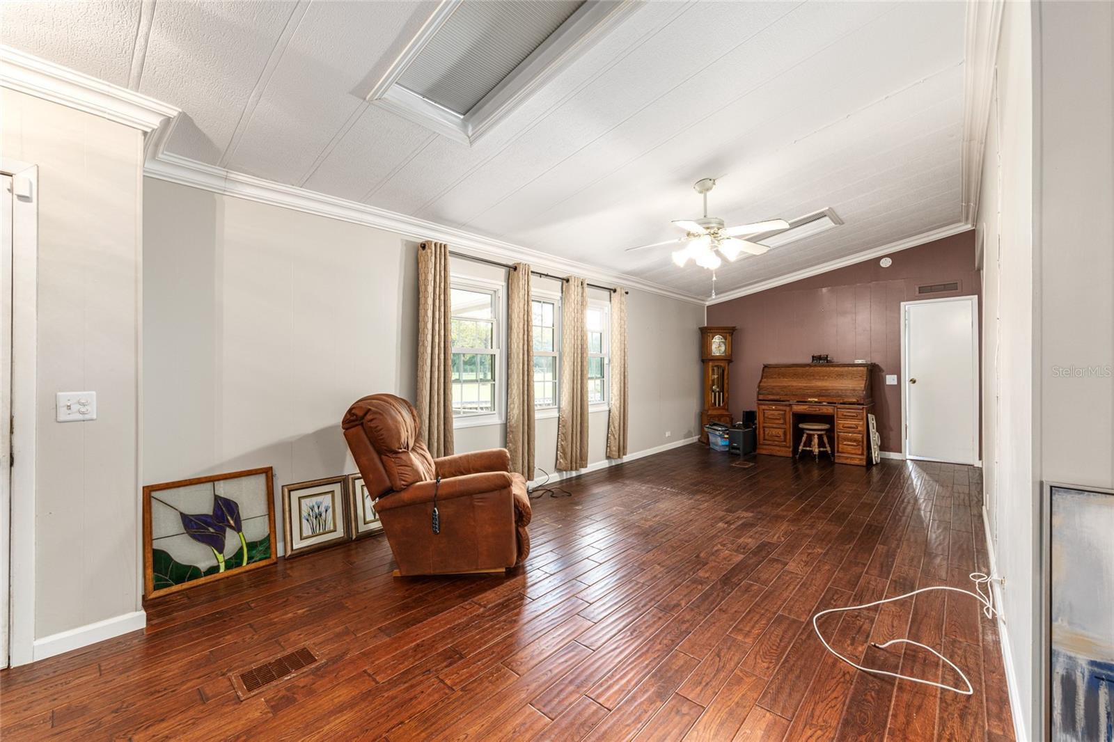 LEISURE ACRES UNIT 01 - Residential