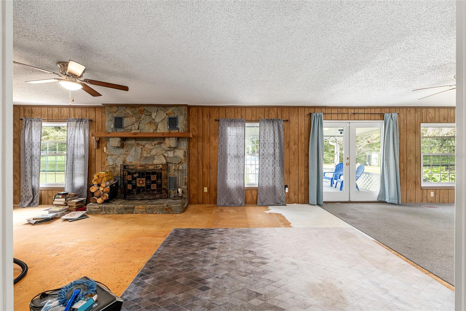 LEISURE ACRES UNIT 01 - Residential