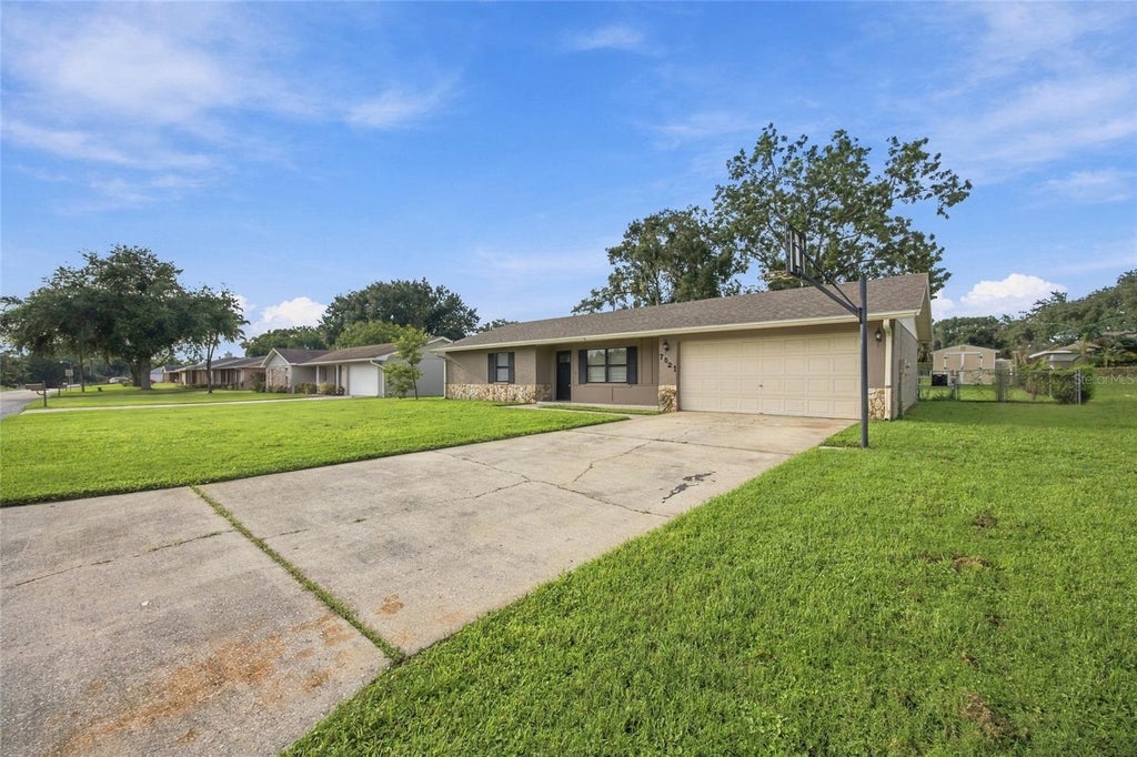 Photo of 7021 Sheffield Drive, Lakeland, FL 33810 (MLS # TB8546766)