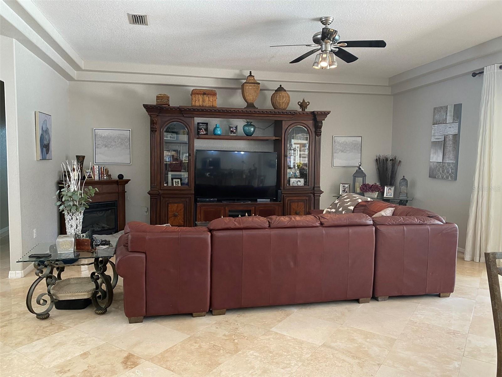 3911 VALRICO GROVE DRIVE