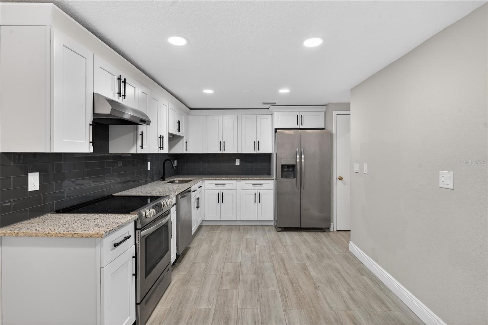 LAKE OF THE WOODS SEC 05 TWNHS - Residential