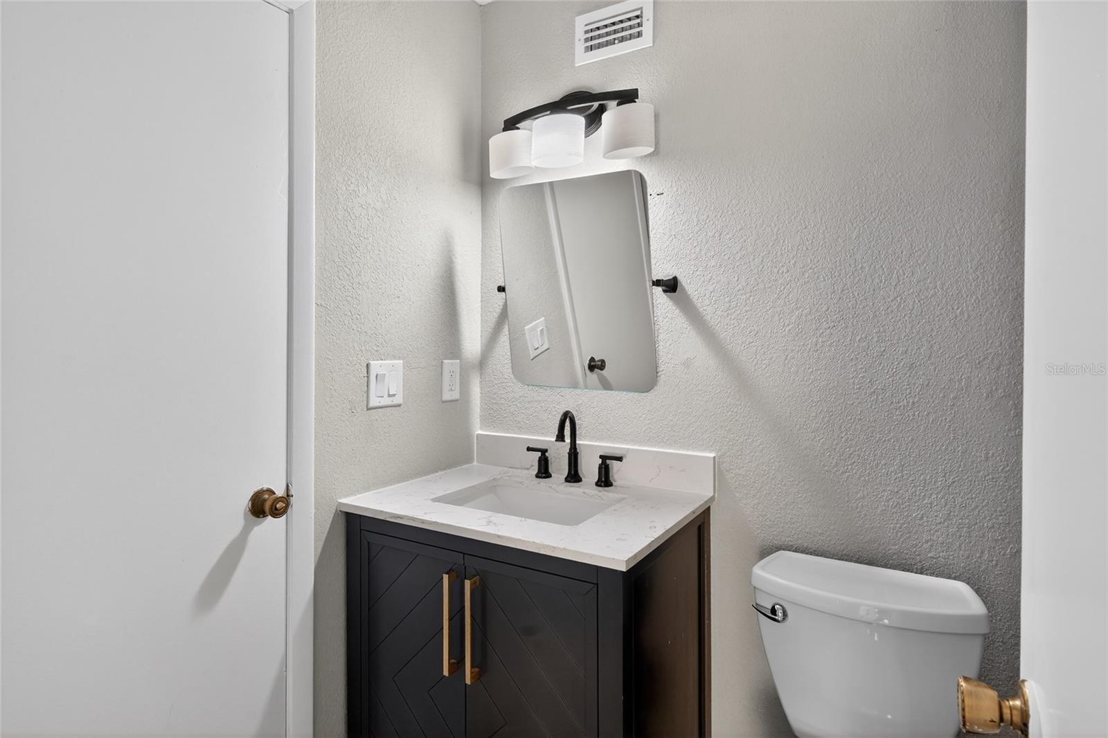 LAKE OF THE WOODS SEC 05 TWNHS - Residential