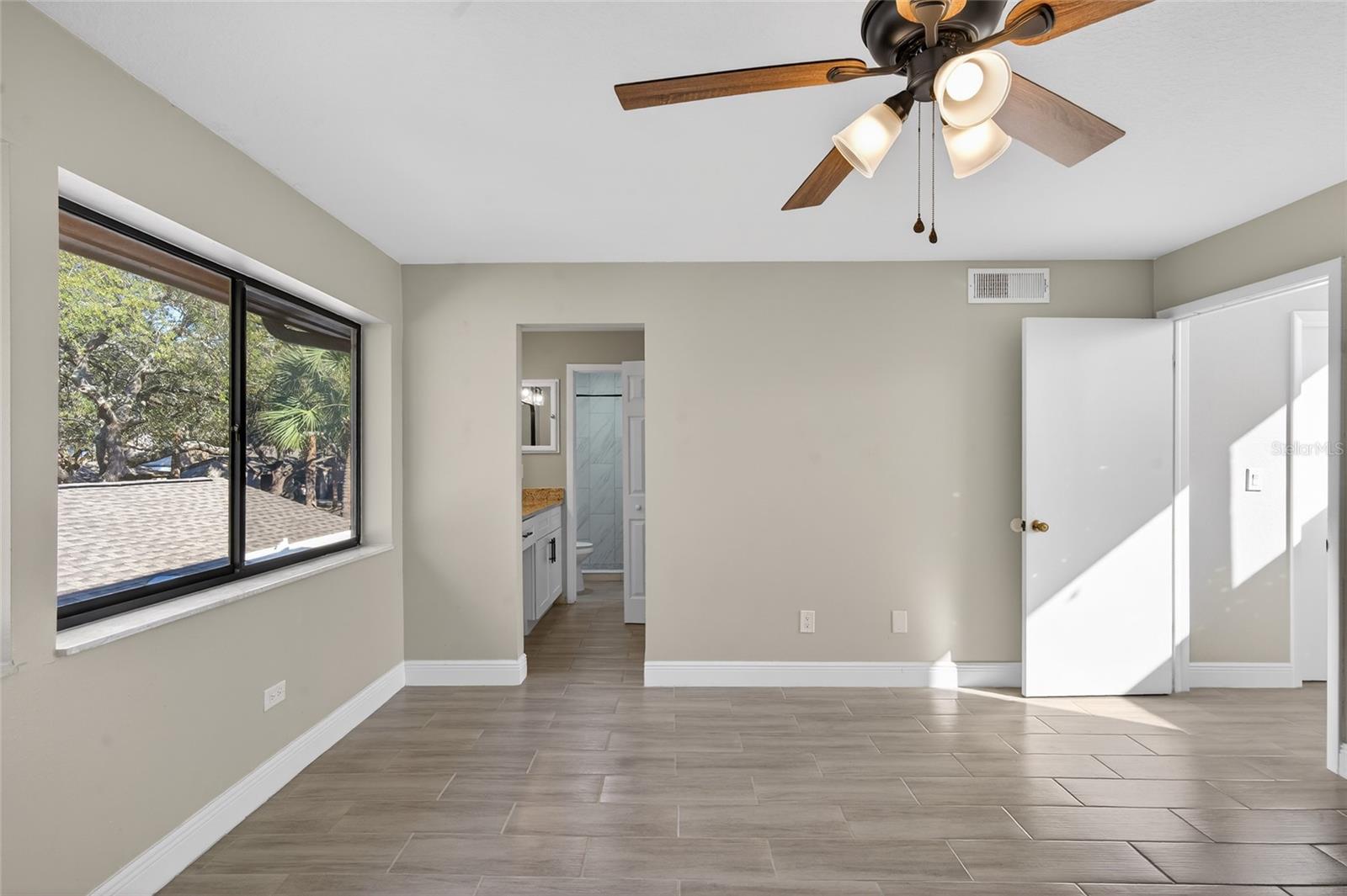 LAKE OF THE WOODS SEC 05 TWNHS - Residential