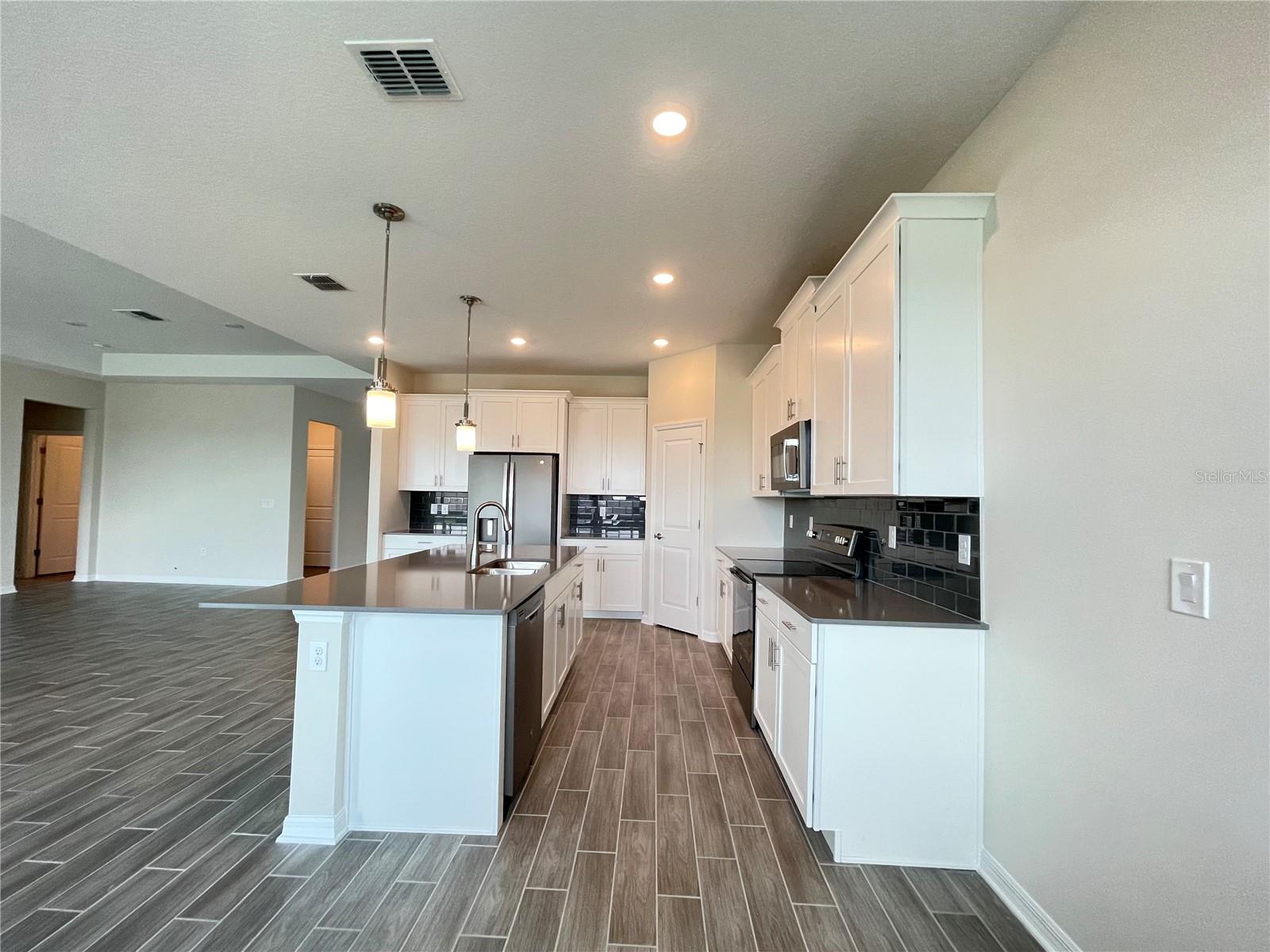 ARDEN PARK NORTH PH 5 - Residential Lease