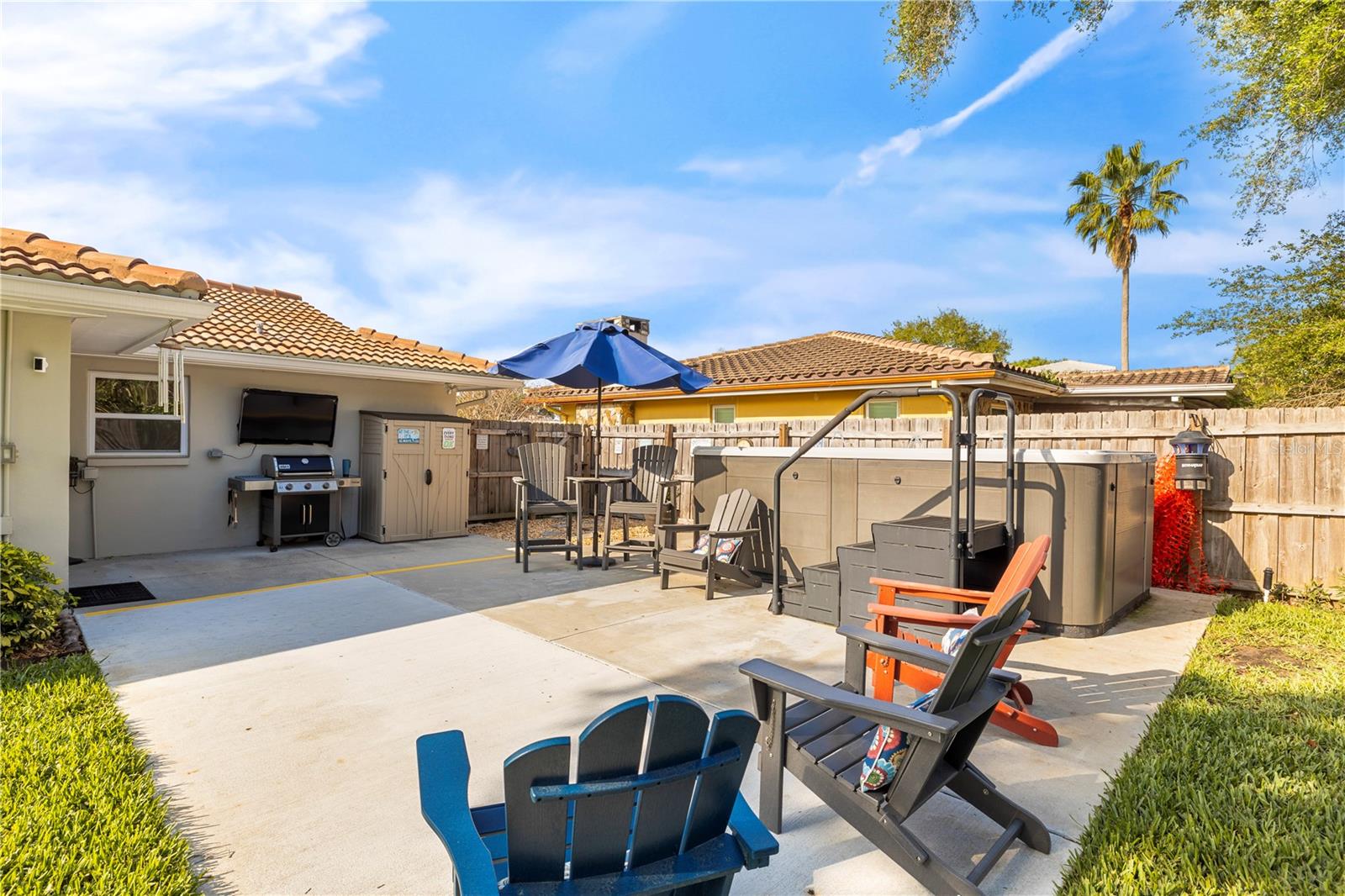 CANTERBURY CHASE - Residential