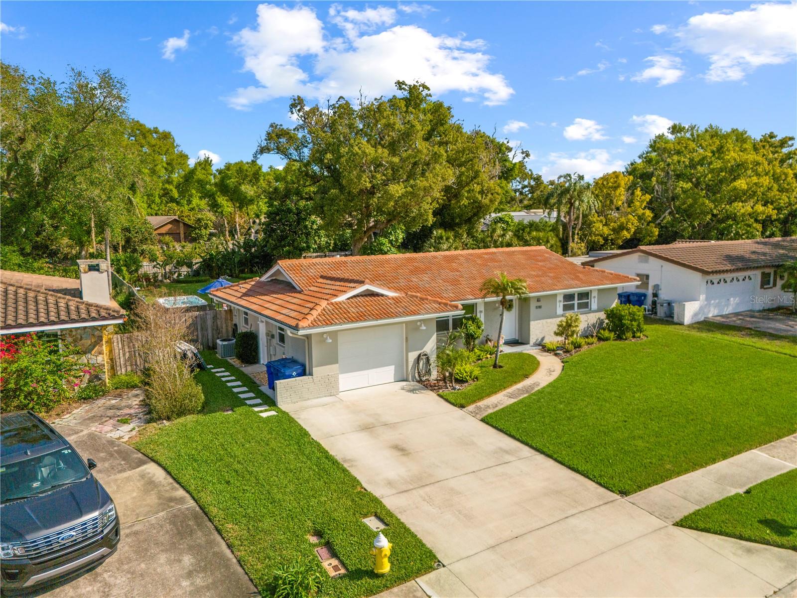 CANTERBURY CHASE - Residential