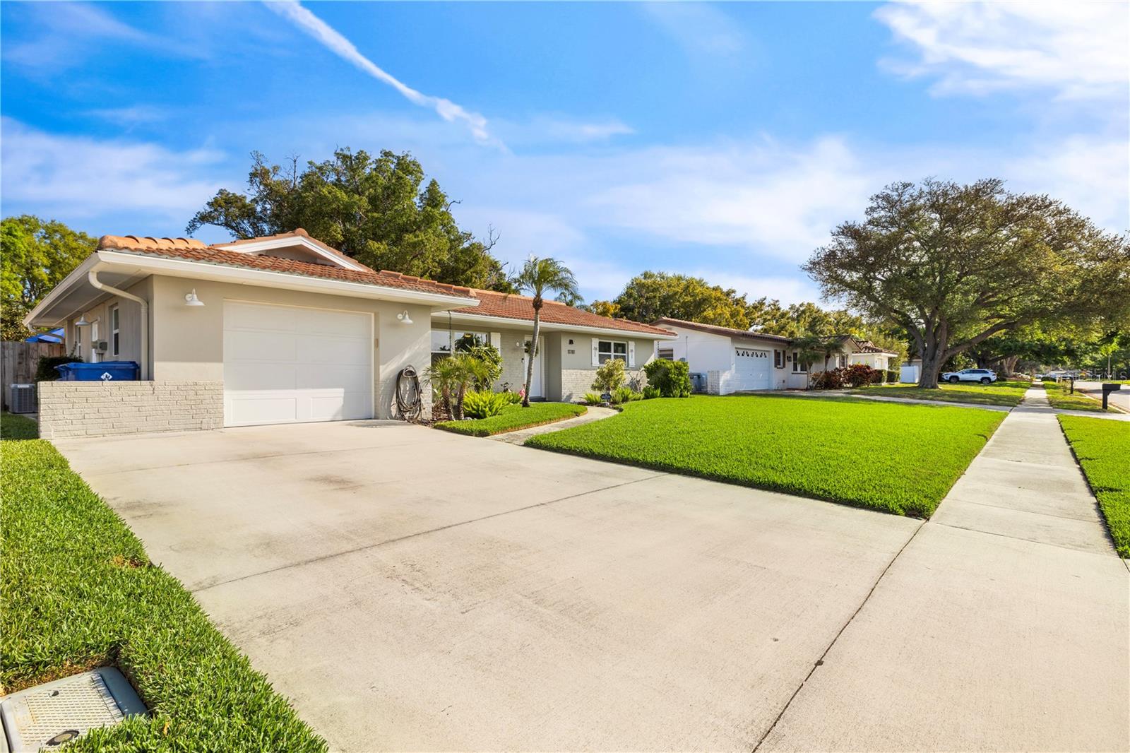 CANTERBURY CHASE - Residential