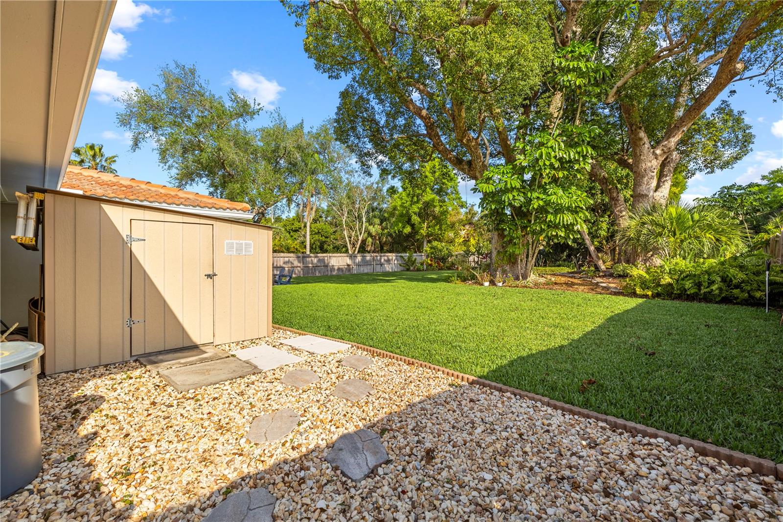 CANTERBURY CHASE - Residential