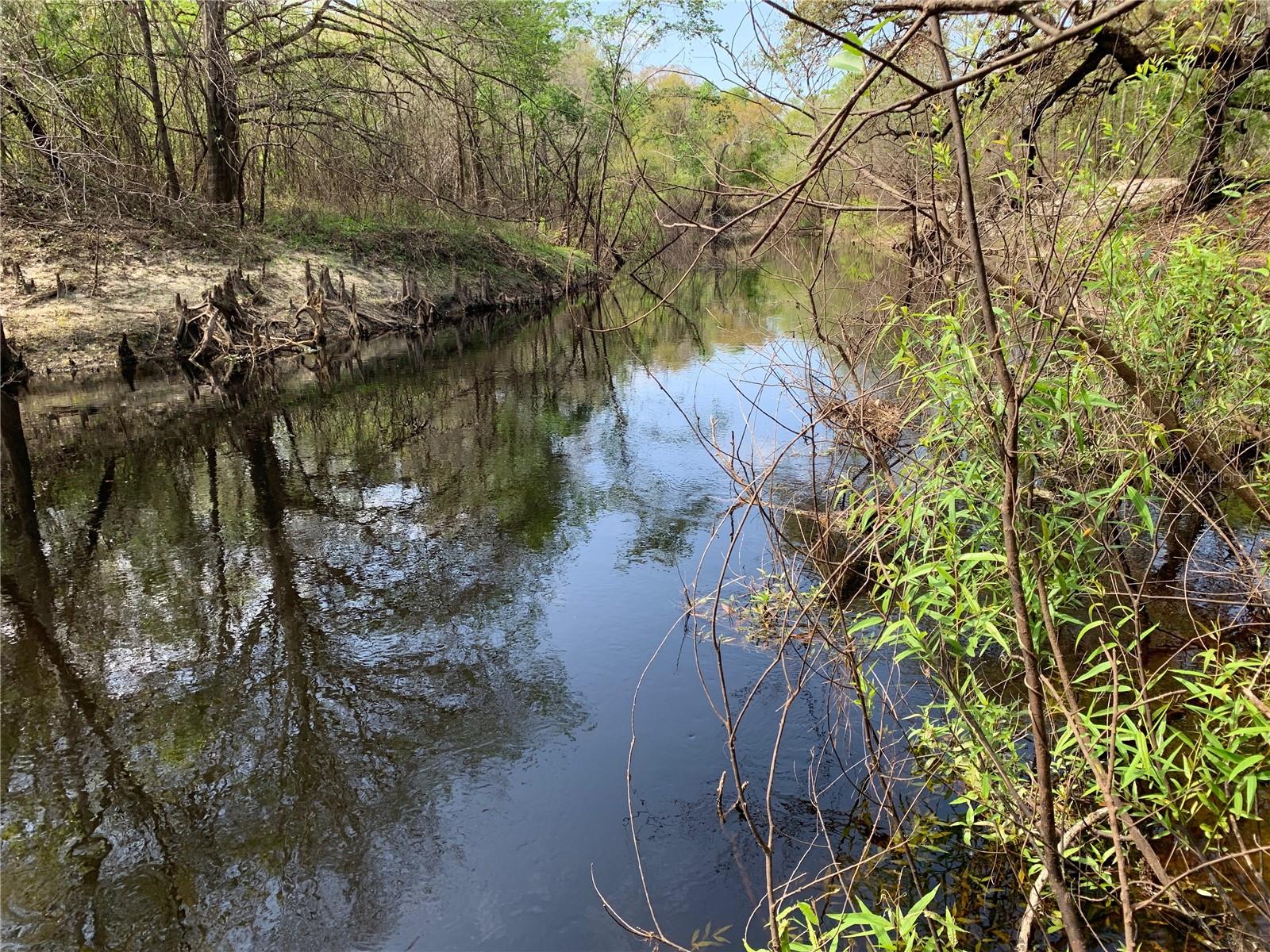 TRAIL R RANCH - Land