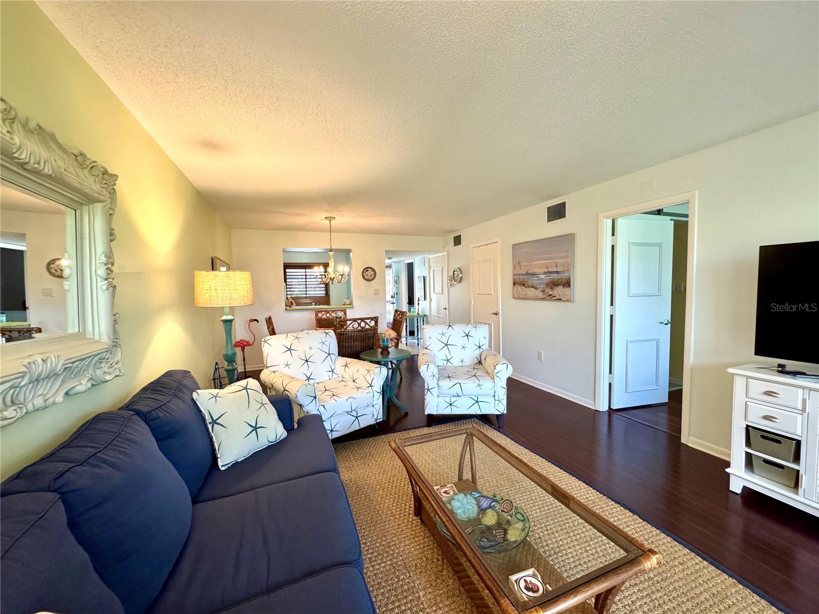 VILLAGE LAKE/THE MEADOWS - Residential Lease