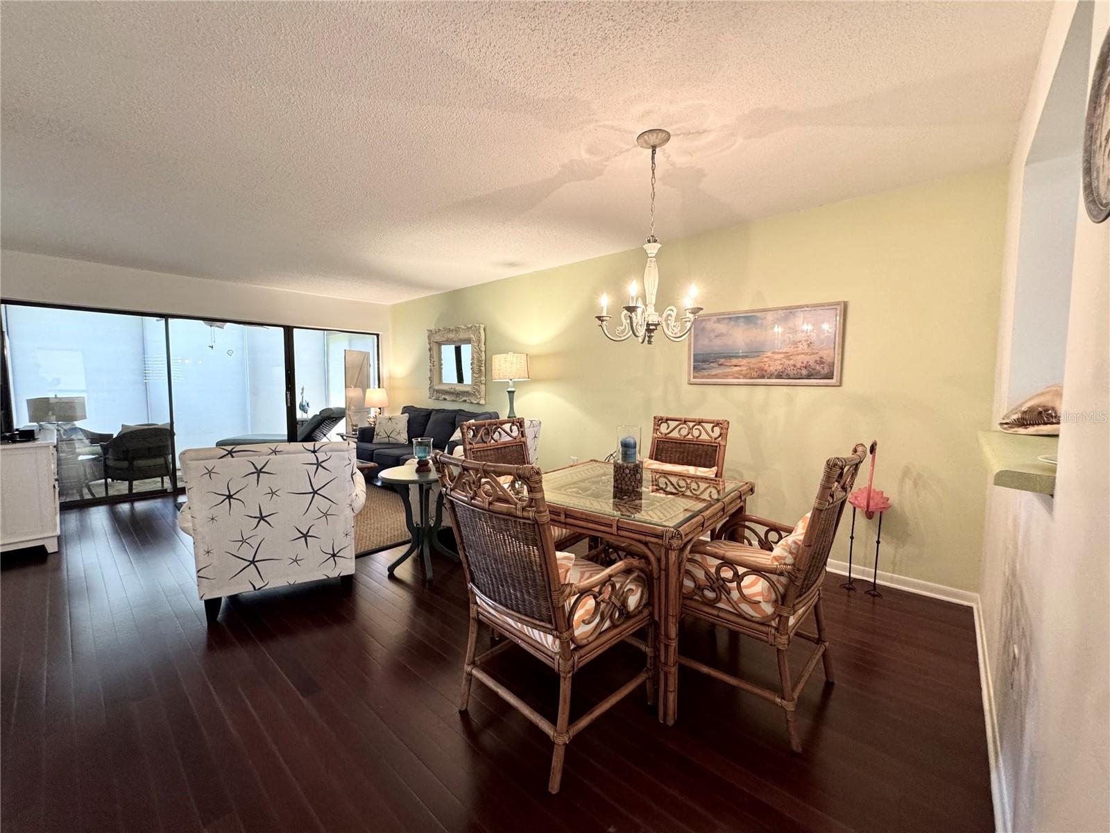 VILLAGE LAKE/THE MEADOWS - Residential Lease