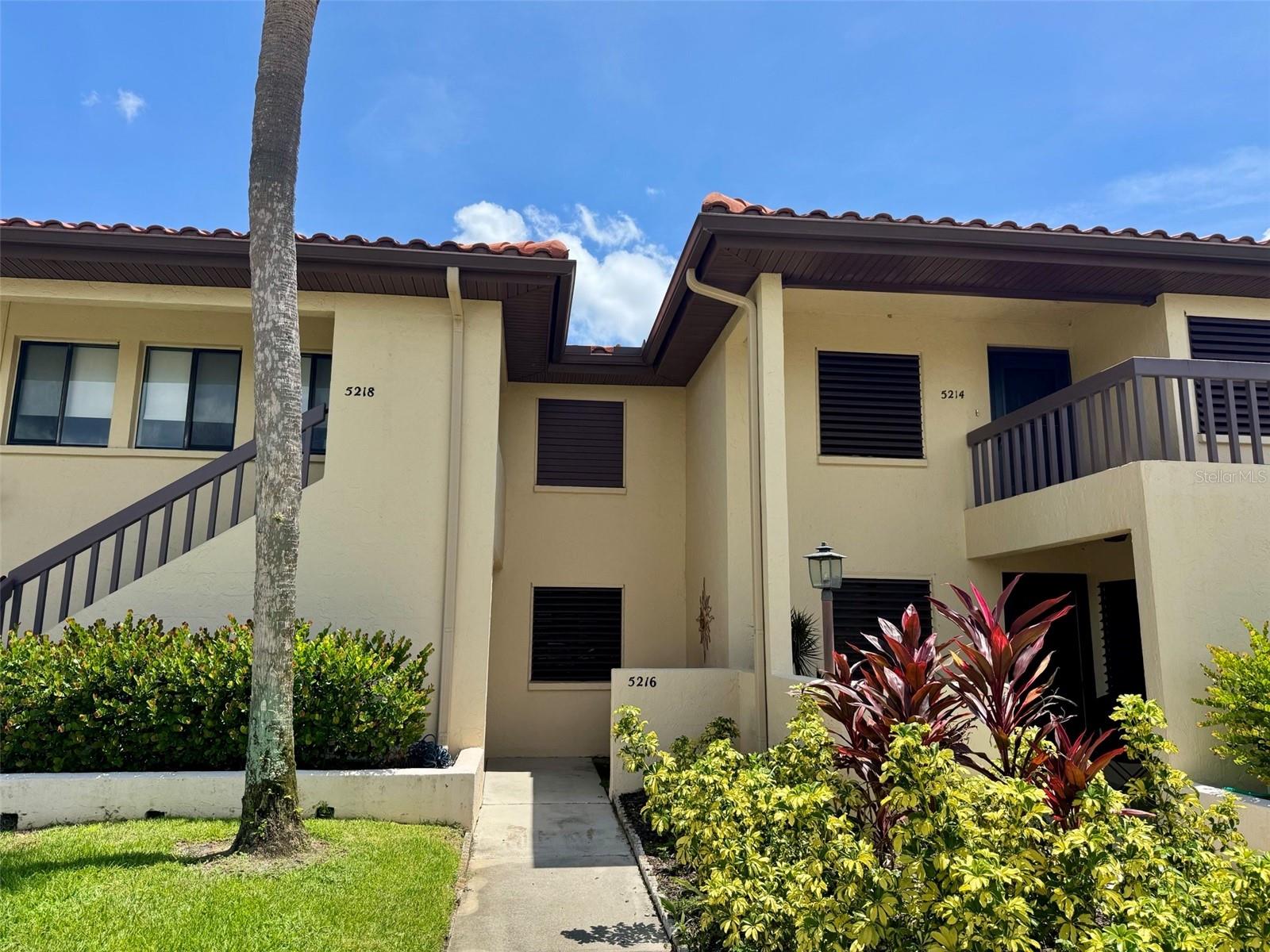 VILLAGE LAKE/THE MEADOWS - Residential Lease