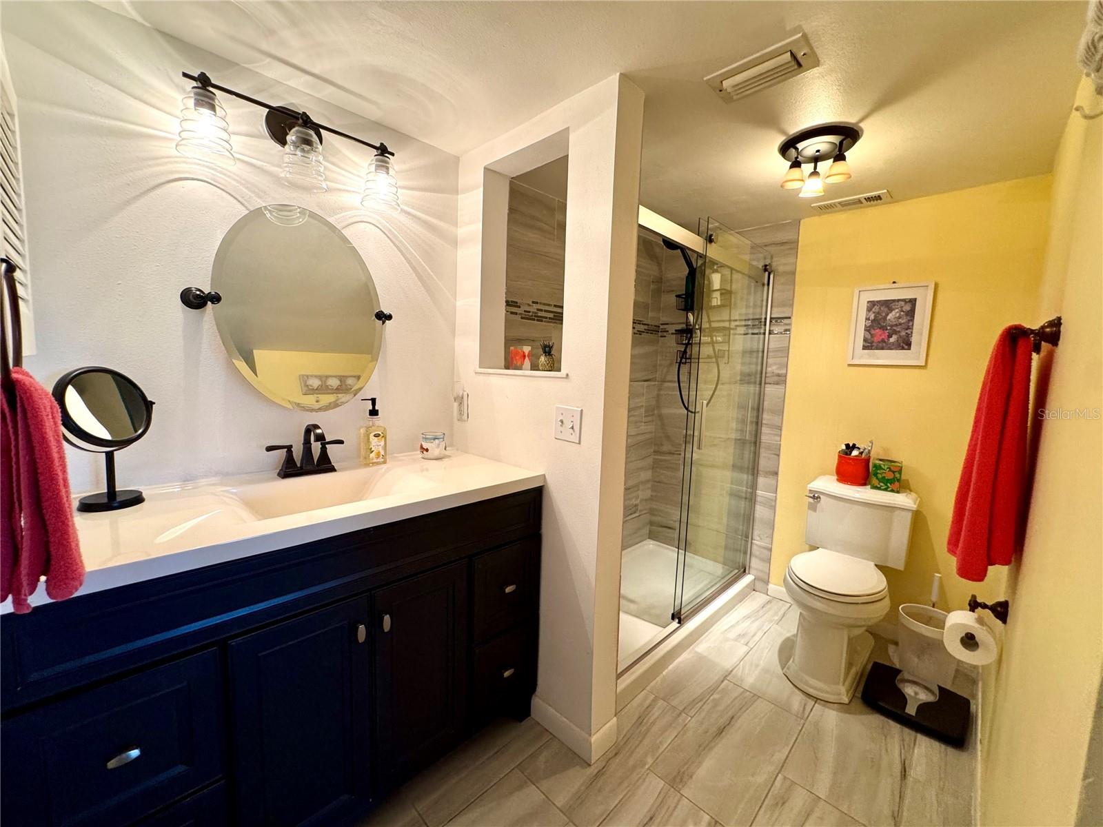 VILLAGE LAKE/THE MEADOWS - Residential Lease