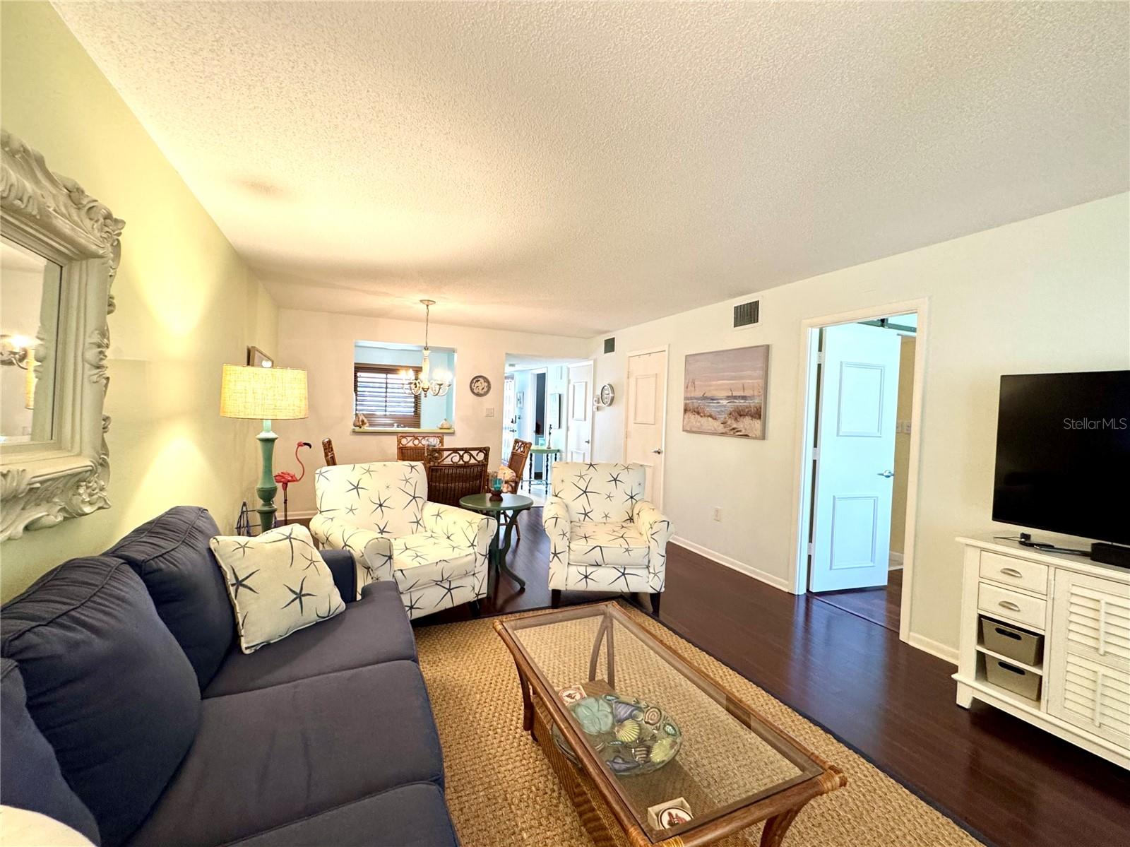 VILLAGE LAKE/THE MEADOWS - Residential Lease