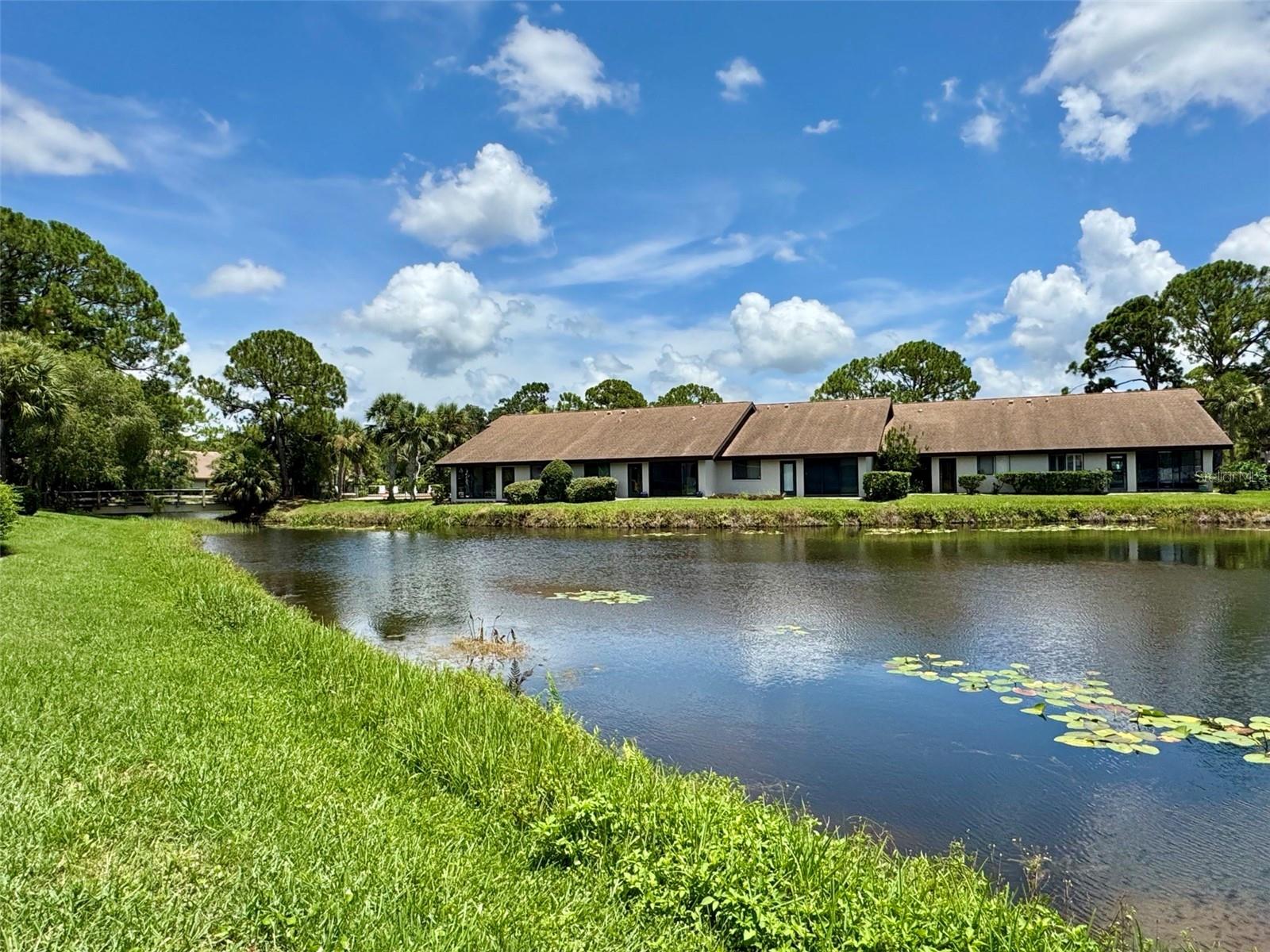 VILLAGE LAKE/THE MEADOWS - Residential Lease